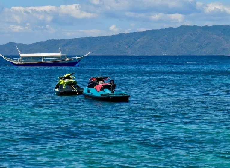 Meet Toronto’s Jet Skiing Community: Clubs and Social Groups to Join 🌊🤝
