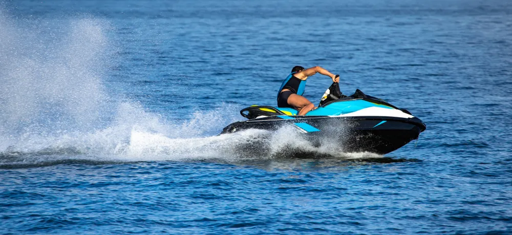 Winter Alternatives to Jet Skiing: Staying Active Until the Ice Melts ❄️🌊