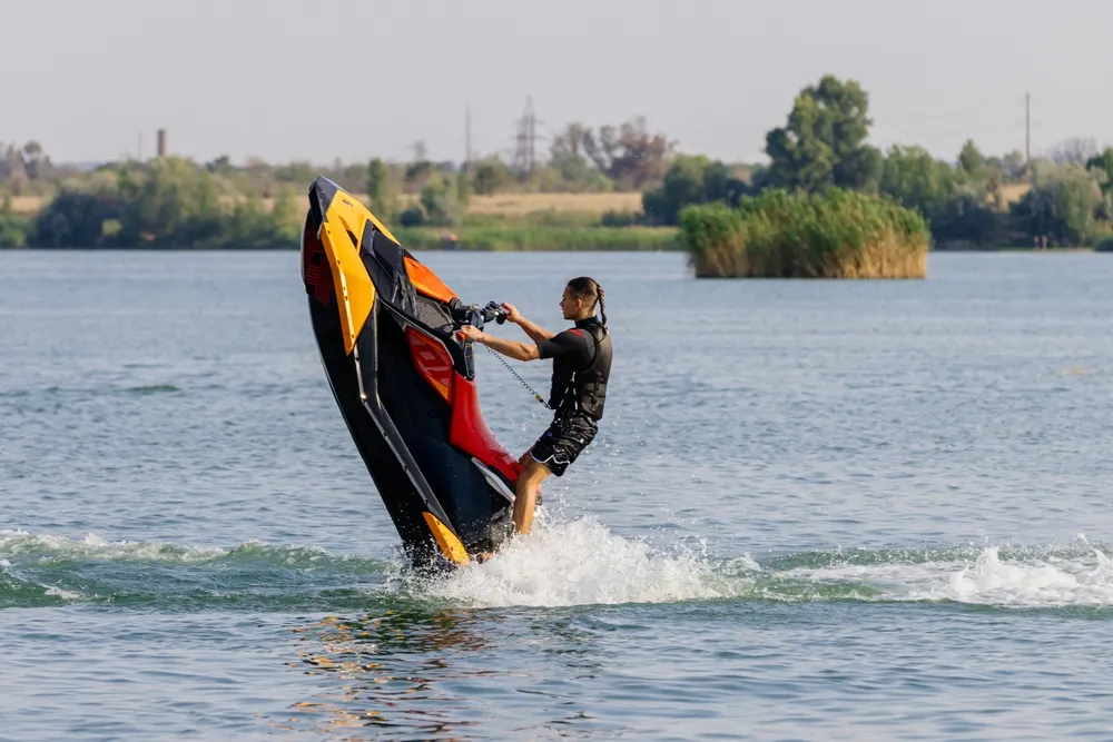 How Jet Skiing Is Boosting Lake Simcoe’s Tourism Industry 🌊🚤