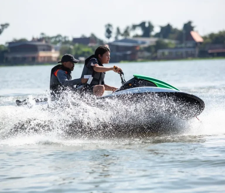 Best Waterfront Restaurants to Visit by Jet Ski Near Toronto