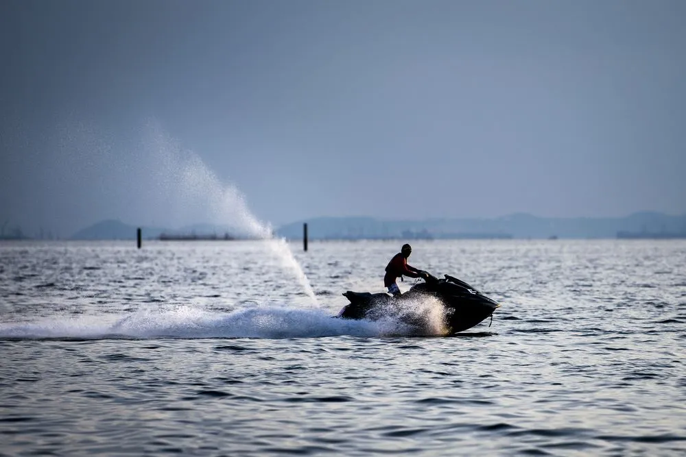 Exploring Ontario's Cottage Country by Jet Ski: A Rider's Guide to Lakes, Routes and Weekend Adventures